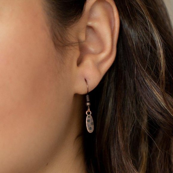 “✨ Free Random Necklace Set ($25–$40 Value) with Orders $50+ ✨” - Picture 3 of 5